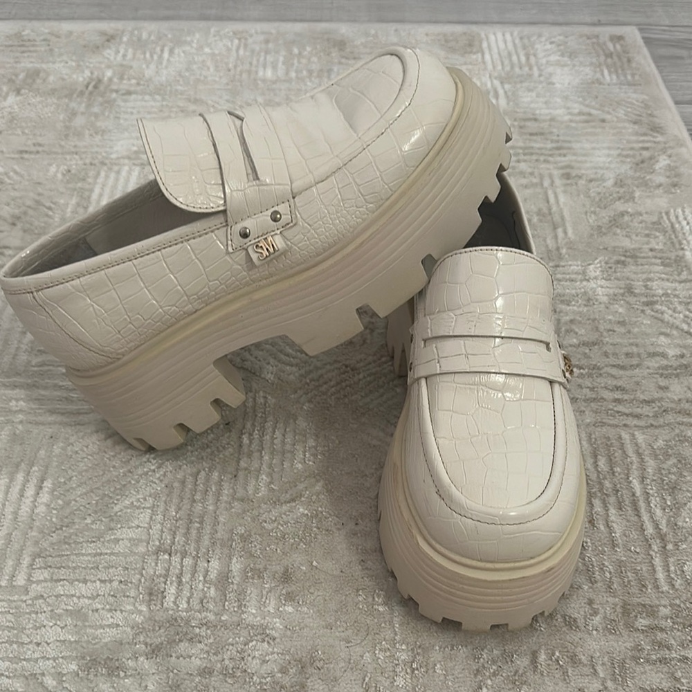 Steve Madden Madlove Loafers  🤍